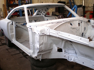 68er Dodge Charger nach dem Sandstrahlen